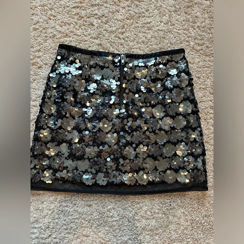 Forever 21 girls black sequin skirt - size 13/14